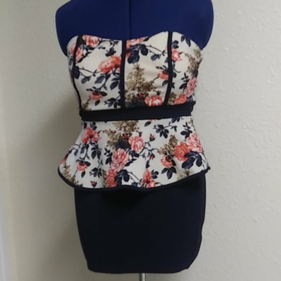 Dress - Picture 3 of 4